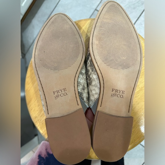 Frye and Company Causal Snake Skin Print Mule 'Jacy' slip on flat - Picture 8 of 8